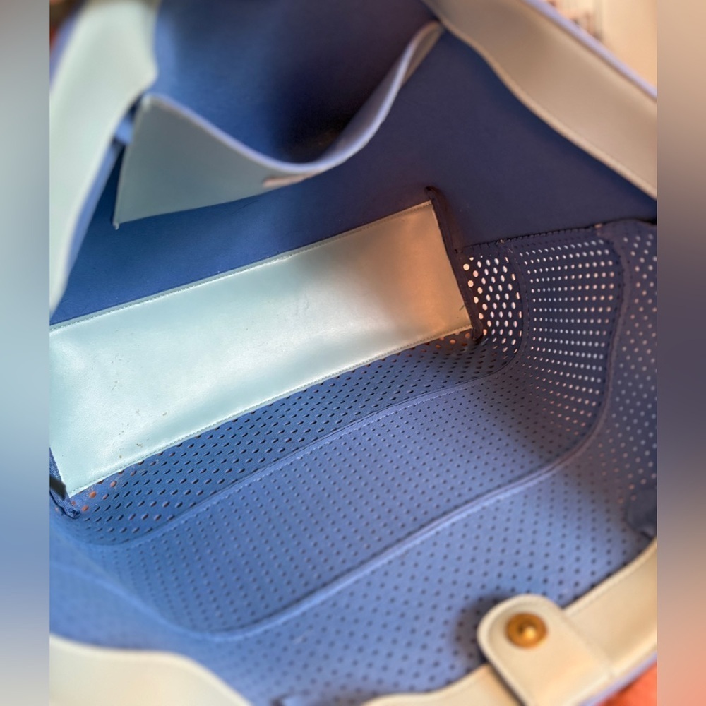 Kenneth Cole Reaction Blue Large Tote Bag - Picture 7 of 8